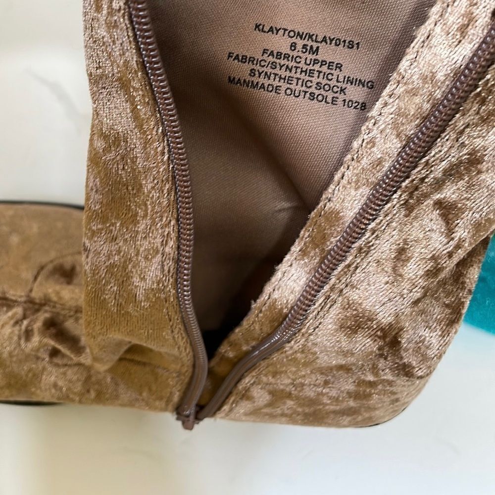 NEW WITHOUT TAGS STEVE MADDEN KLAYTON PLATFORM BOOTIES IN BROWN CRUSHED VELVET - Picture 11 of 11